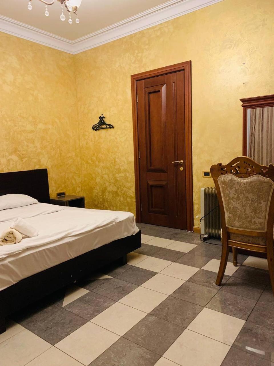 Centre Hotel-Hostel Yerevan Exterior photo