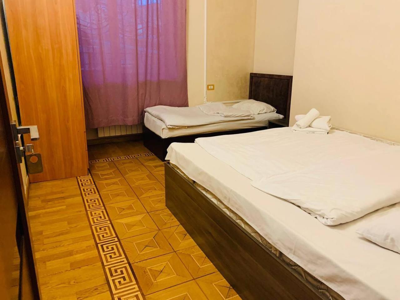 Centre Hotel-Hostel Yerevan Exterior photo