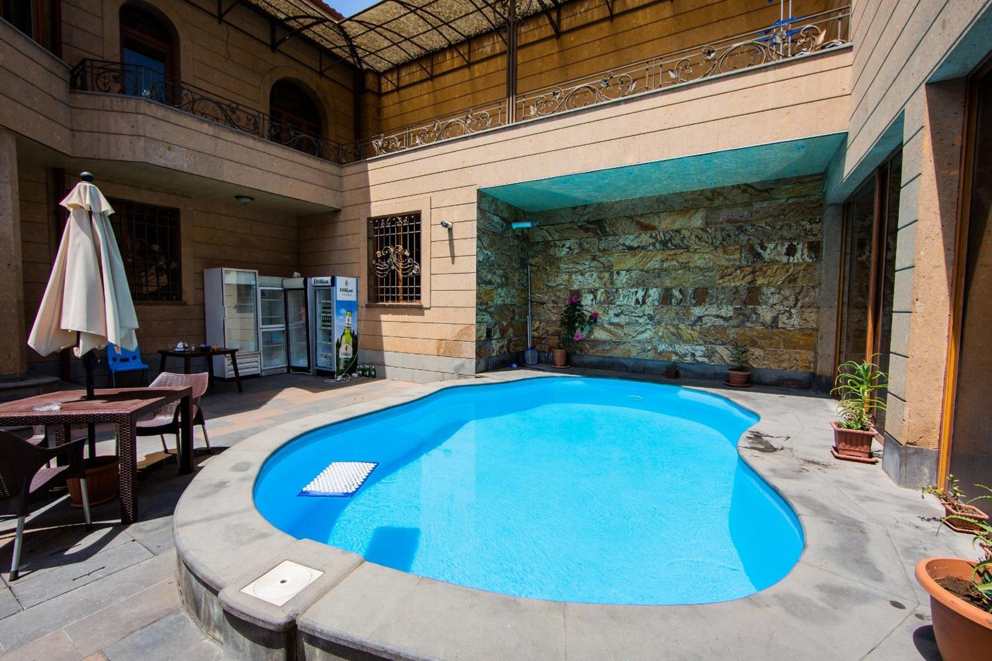 Centre Hotel-Hostel Yerevan Exterior photo