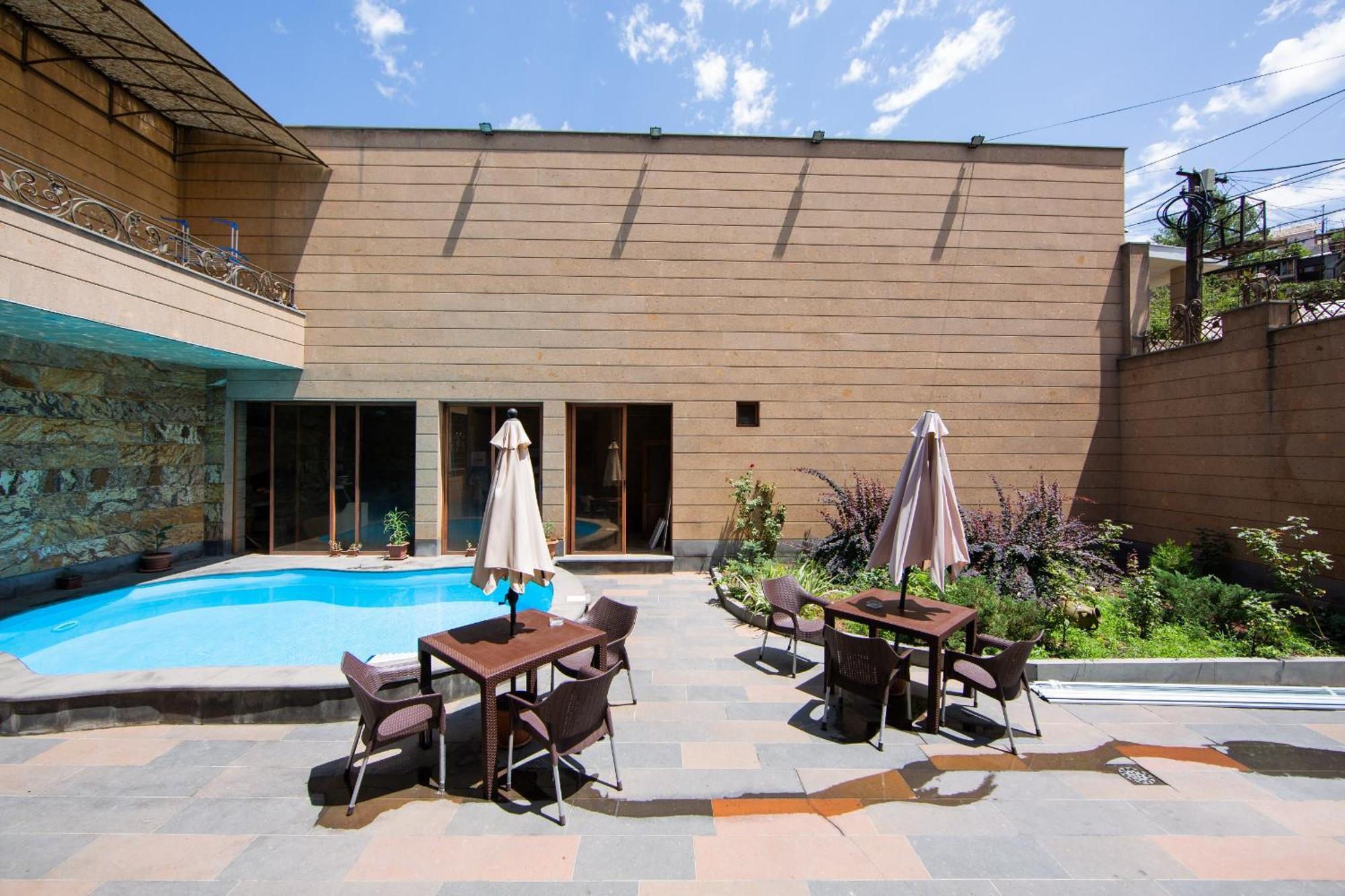 Centre Hotel-Hostel Yerevan Exterior photo